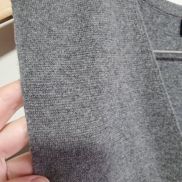 GAP CashSoft Sweater Vest Button Front V-Neck Textured Knit Grey Women's Medium - Picture 3 of 10